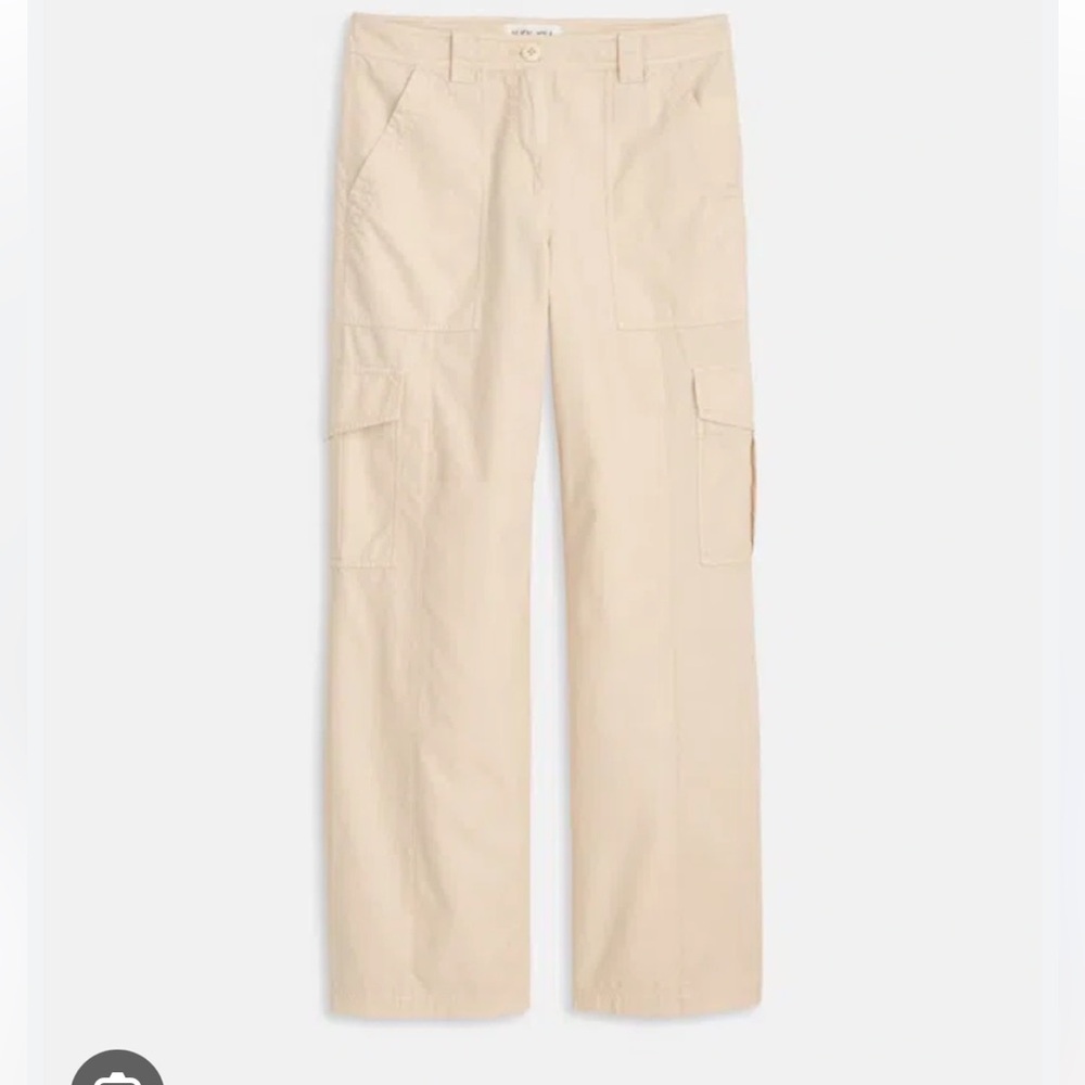 ISO!!!! Alex Mill Ivy cargo pants in size 4 or 6